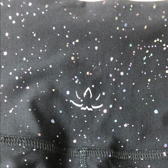Beyond Yoga Black and Silver Glitter Leggings 💜 - Picture 8 of 9